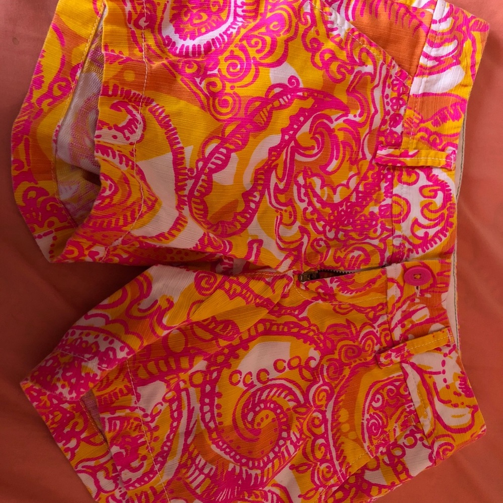 Ladies Size 00 Lilly Pulitzer Shorts